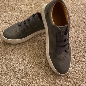 Report brand gray slip on fashion sneakers